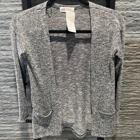 H&M Girls Lightweight Sweater/Shrug Size 8… - Picture 2 of 10